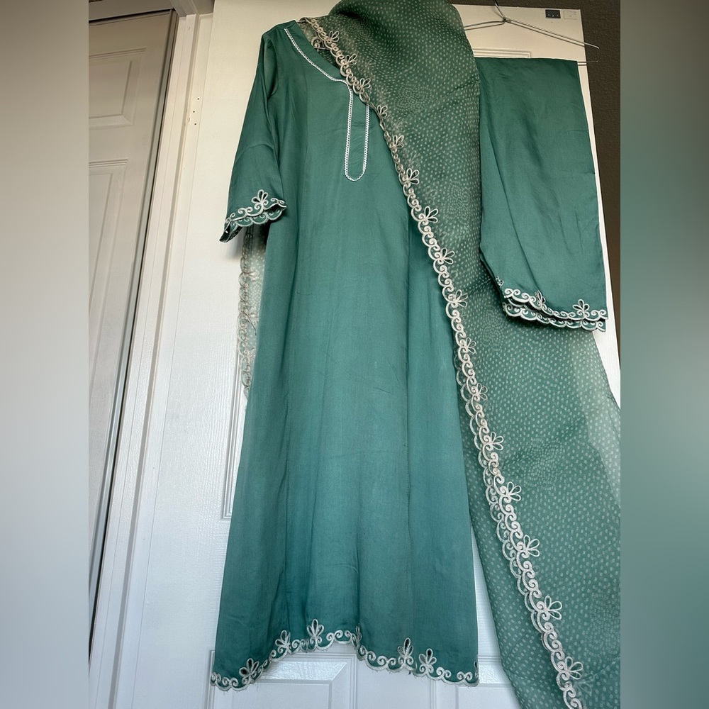 Beautiful boutique suit brand new